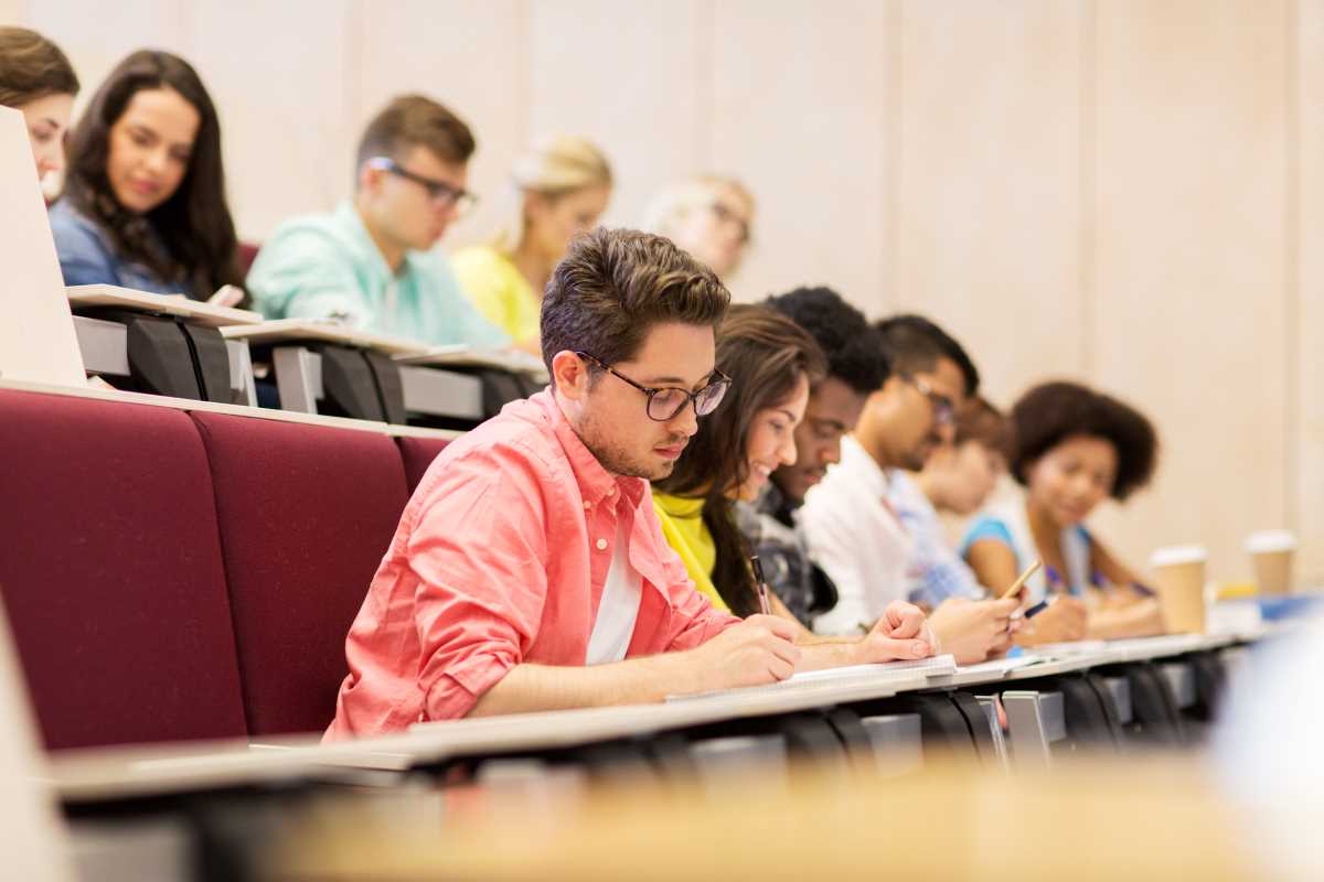 The Rise of Alternative Credentials - Are Degrees Still Necessary?